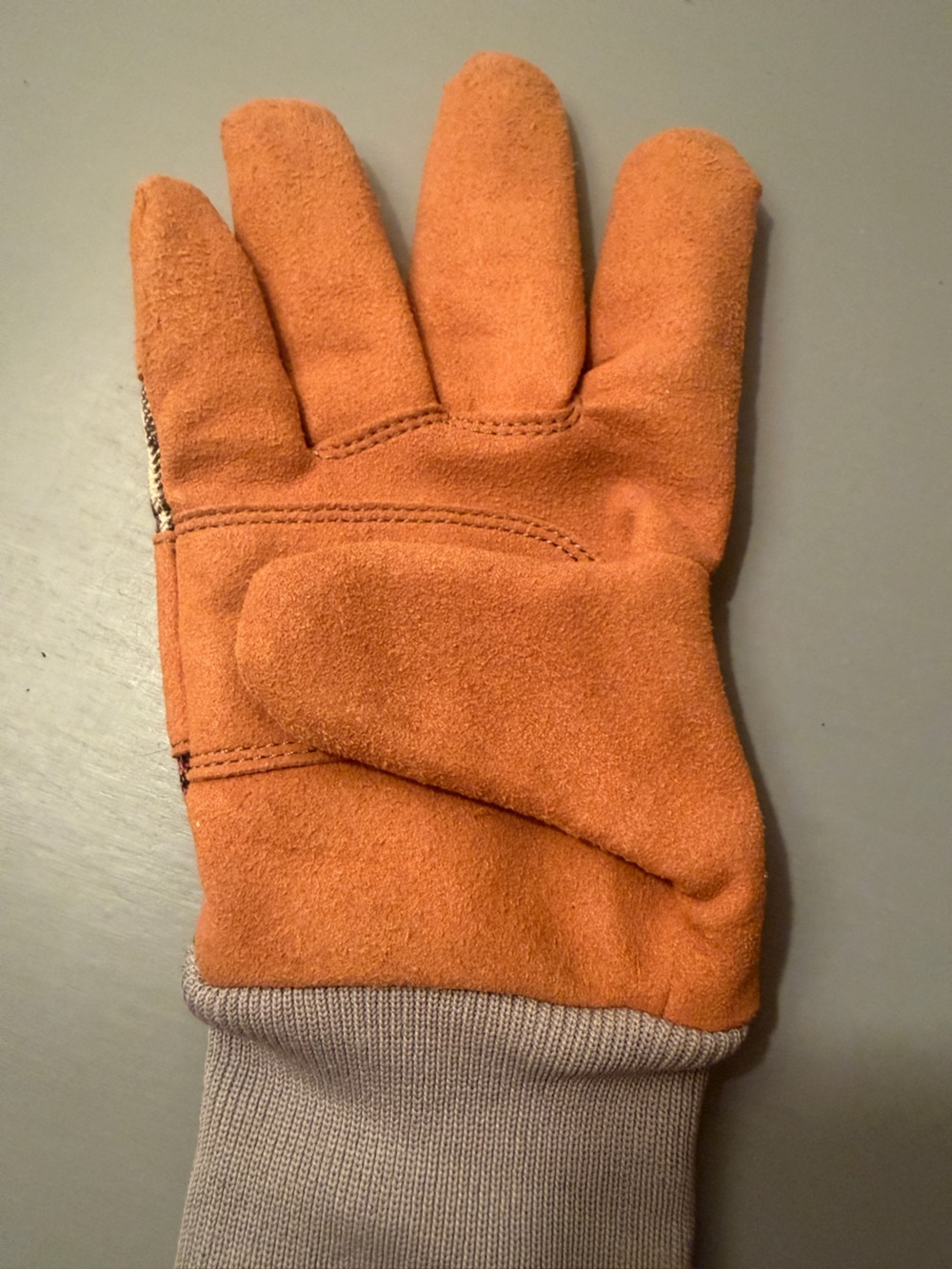 Carhartt Tan and Pink Plaid Women’s Work Gloves - Picture 3 of 6